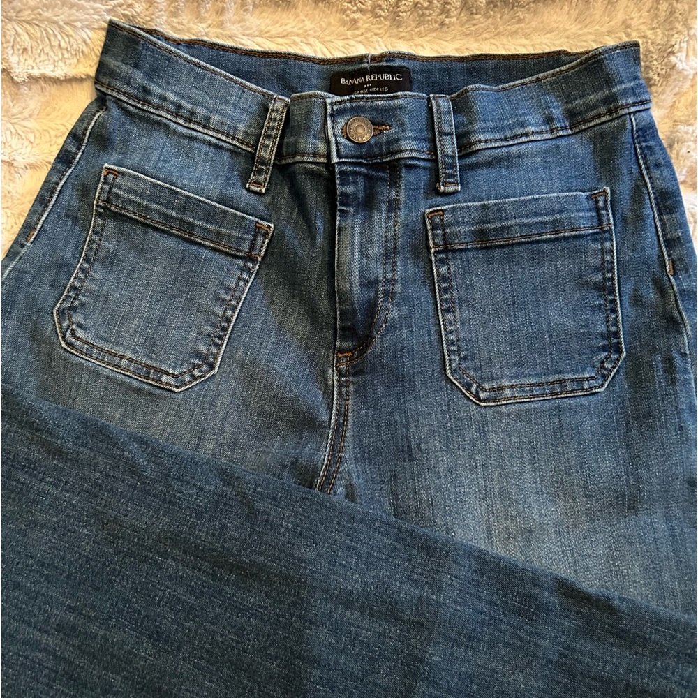 NWOT Banana Republic high-rise wide leg medium wash jeans